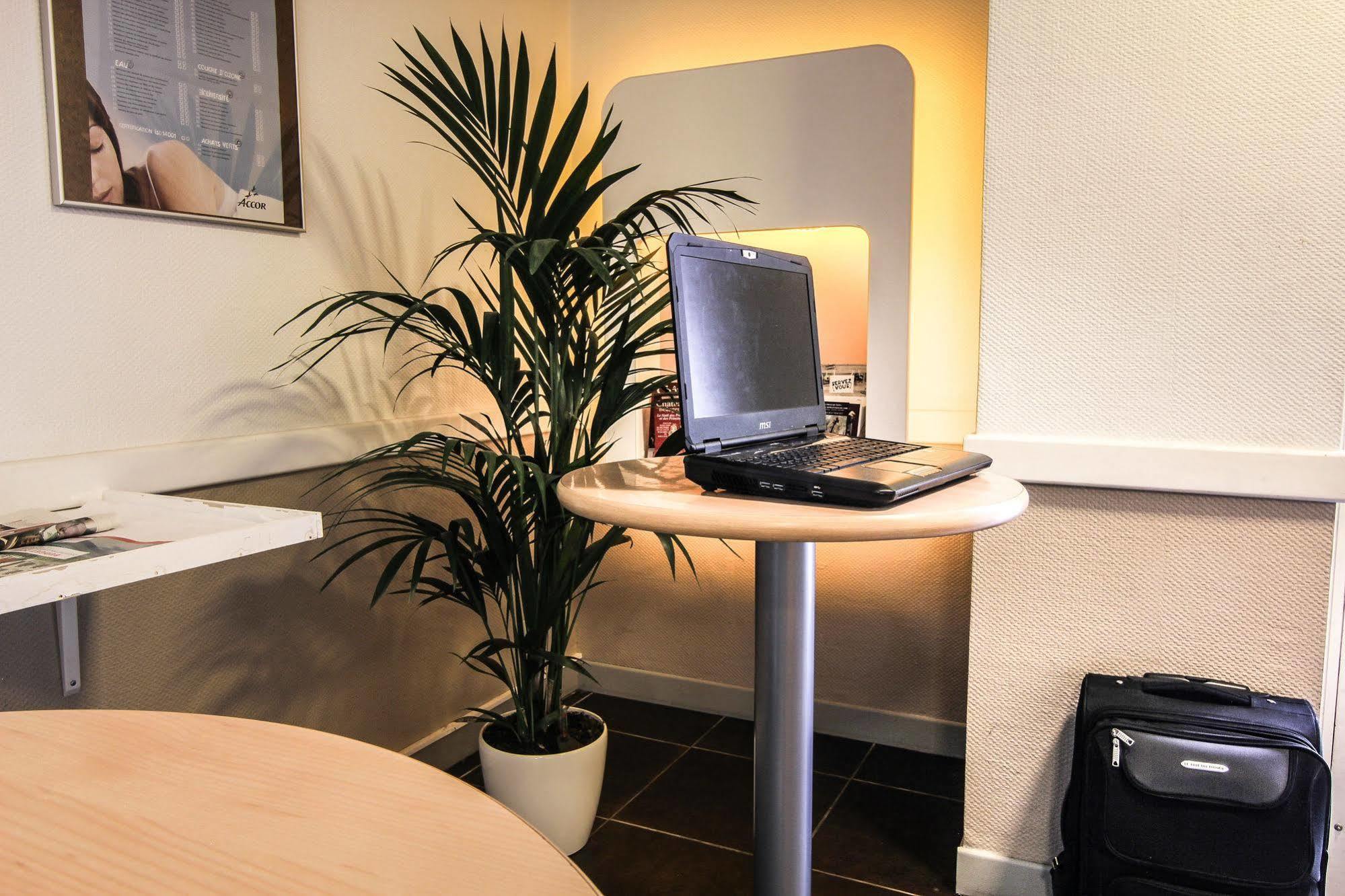 Ibis Budget Châteaudun Exteriér fotografie