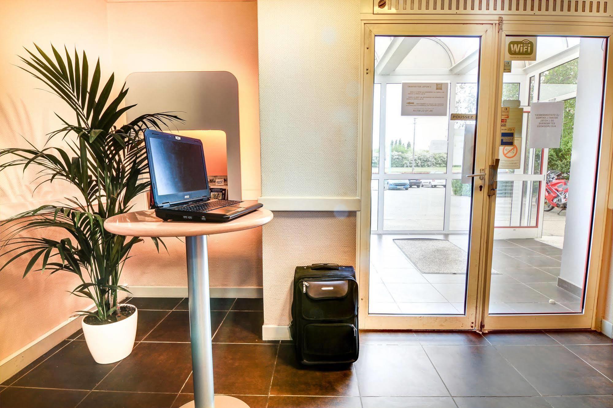 Ibis Budget Châteaudun Exteriér fotografie